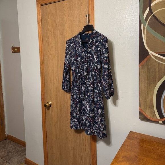 Ann Taylor Factory Small w/Floral Print Long Sleeve w/Tie Neck Knee Length Dress - Picture 1 of 5